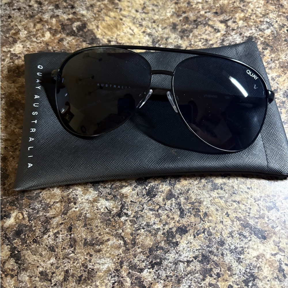 Quay Australia Dark Aviator Shades